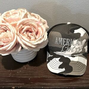 Super cute snap back hat